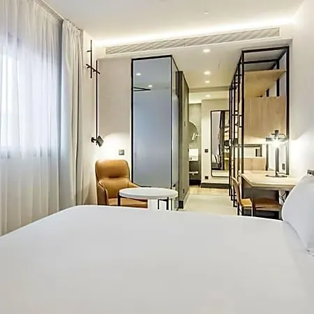 فندق Ilunion San Mames 4*